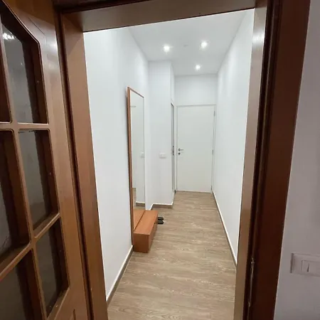 Place Square 21 * ティラナ