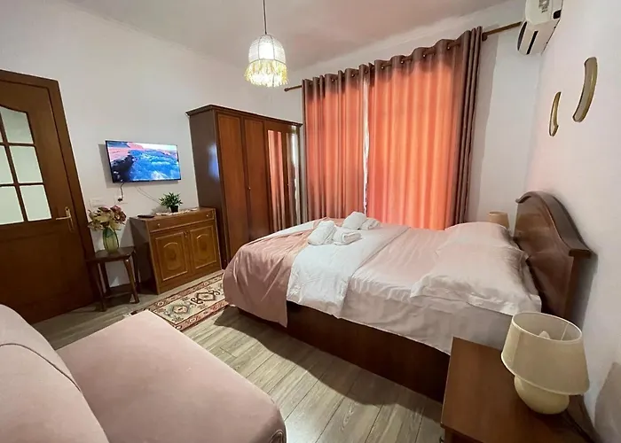 Place Square 21 ティラナ